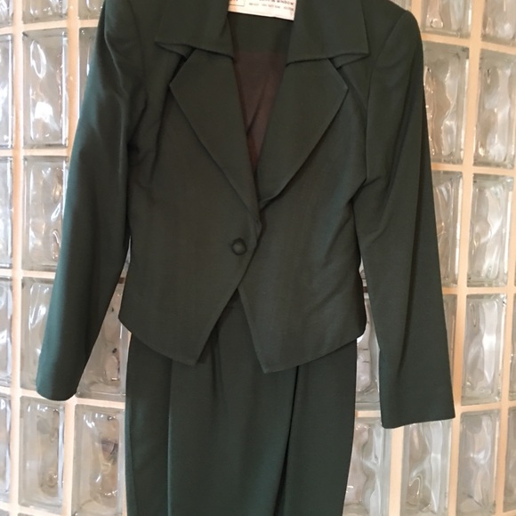 Suit - Picture 7 of 7